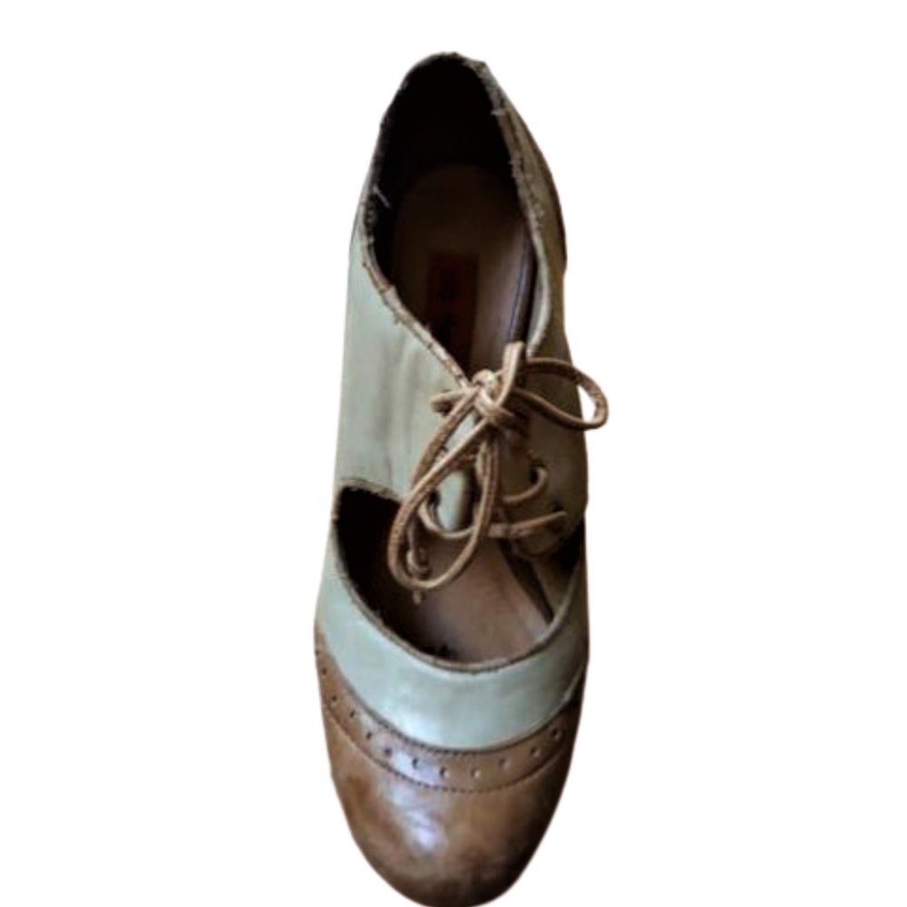 Miz Mooz vintage inspired Symphony Spectator pump. - Picture 7 of 14